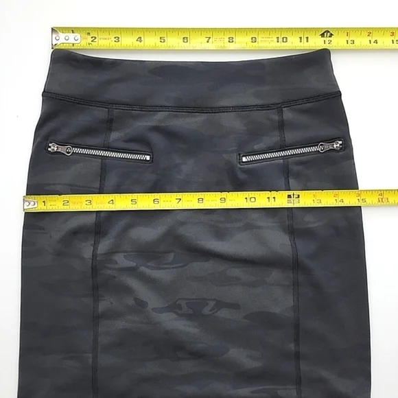 Lululemon Rocket Pencil Skirt Black Retro Grey Camo Zip Pockets Stretch Size 4 - Picture 15 of 16
